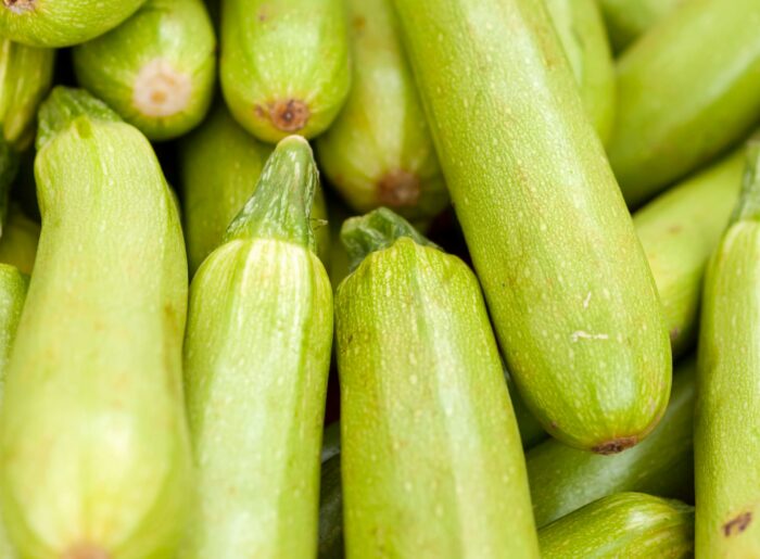 La courgette : valeurs nutritives, calories, bienfaits santé, recettes et utilisations
