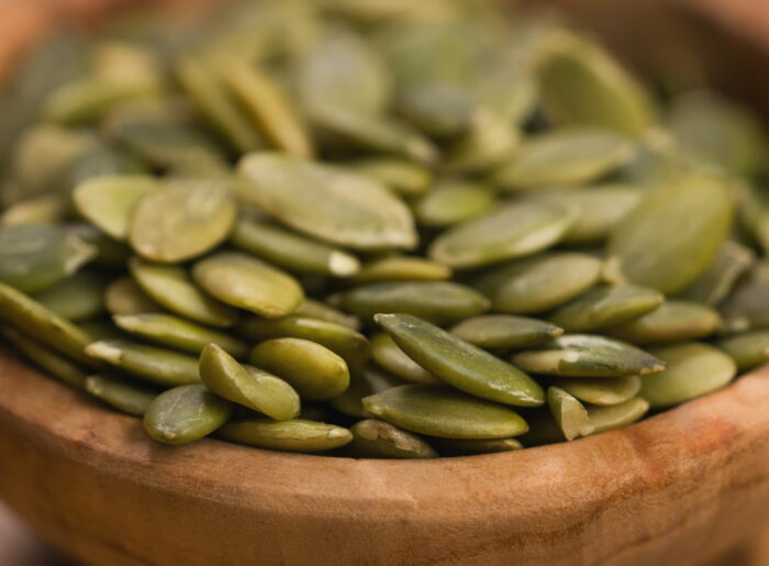 La graine de citrouille : valeurs nutritives, calories, bienfaits santé, recettes et utilisations