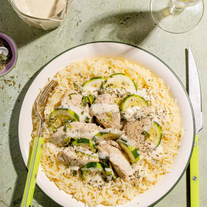 Poulet et courgettes avec sauce crémeuse à l&rsquo;ail
