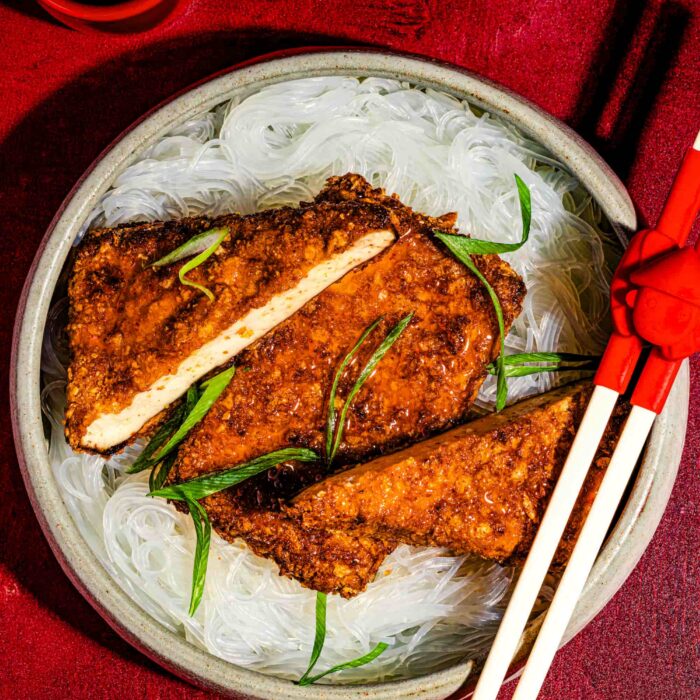 Tofu asiatique croustillant au miel épicé